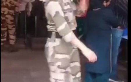 ताज पर टूरिस्ट के पेपर स्प्रे ने सुरक्षाकर्मियों की हालत खराब कर दी