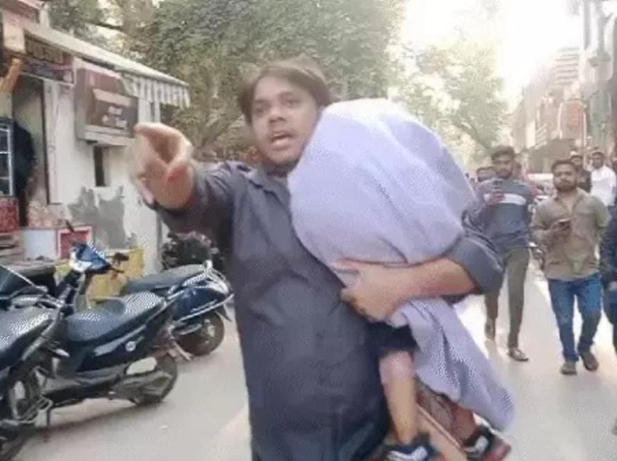 नगर निगम ठेकेदार के ट्रैक्टर से कुचलकर बच्ची की मौत, शव चौकी पर रखा, प्रदर्शन