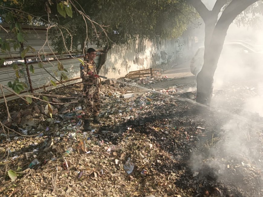 वाहनों से फुल दीवानी की पार्किंग में लगी आग, गाड़ियां बचीं