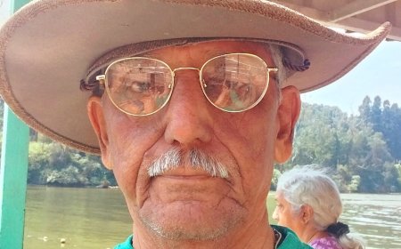 गिरते मूल्य और बढ़ती बेशर्मी: समाज की नई तस्वीर