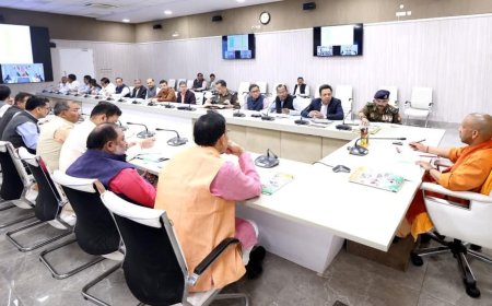 यूपी में सभी एक्सप्रेसवे पर दोनों ओर अस्पताल स्थापित करें- योगी