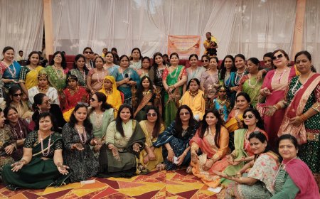 राधा तेरी मेहंदी में मैंने कान्हा का नाम देखा है....