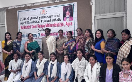 शायर मिर्ज़ा ग़ालिब को किया याद, सुधीर नारायण की गजलों ने बांधा समां