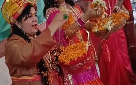 आज बिरज में होरी रे रसिया पर जमकर थिरकीं महिलाएं