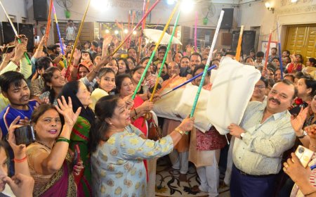 श्रीखाटू श्याम मंदिर बना बरसाना, जमकर बरसती लाठियों संग छिड़े फाग के राग