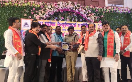 आगरा मोहर रद्द, कट चांदी पैमेंट लागू कर दिया व्यापारियों को होली का तोहफा