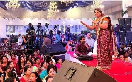 श्याम भक्त पोशाक सेवा समिति ने खाटू श्याम मंदिर में किया संकीर्तन