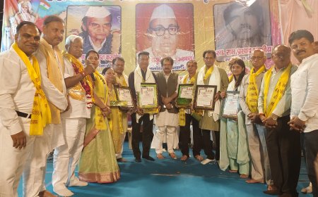 हार्डी बम कांड स्थल पर गूंजे देशभक्ति के तराने