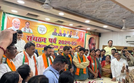 भाजपाई इतने उतावले थे कि अपने नेताओं के भाषण नहीं होने दिए