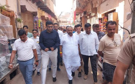 गणगौर मेले से पहले क्षेत्र का निरीक्षण करने पहुंचे डीएम व एमएलसी शिवहरे