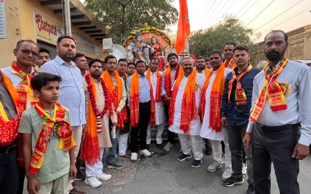 बाबा वीर बुंदेले के जयकारों संग शोभायात्रा में शामिल हुए श्रद्धालु