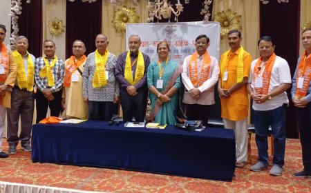 ग्राहक पंचायत के तीन प्रांतों के अभ्यास वर्ग में कार्यकर्ताओं का मार्गदर्शन