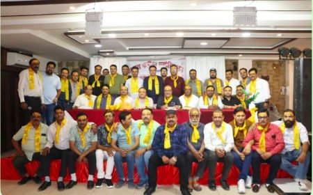 आगरा फर्नीचर एसोसिएशन का होली मिलन रहा मस्ती से सराबोर