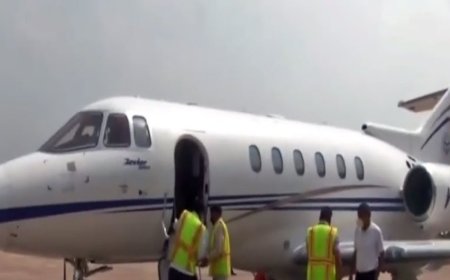 सीएम योगी के विमान में खराबी, कुछ ही समय बाद खेरिया में उतारना पड़ा