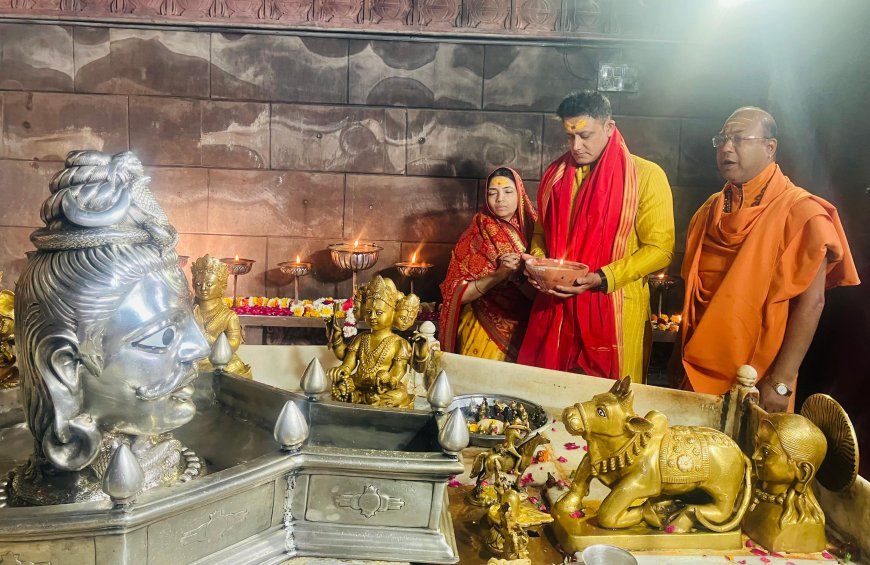 पूर्व क्रिकेट कप्तान अनिल कुंबले पहुंचे बाबा मनकामेश्वर की शरण में