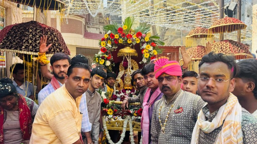चंदन की होली से महके खाटू नरेश, भक्तों ने निकाली पालकी