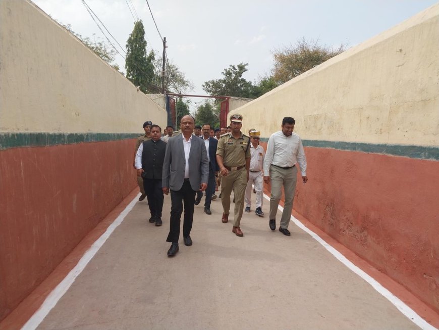 कुंभ में बिका आगरा की जिला जेल में बंदियों द्वारा तैयार किया गया फर्नीचर