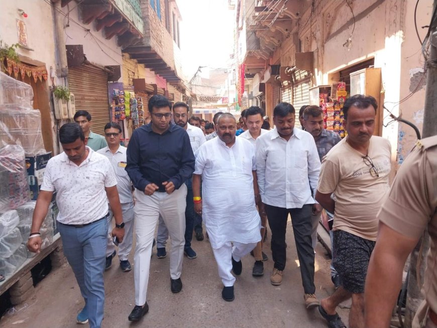 गणगौर मेले से पहले क्षेत्र का निरीक्षण करने पहुंचे डीएम व एमएलसी शिवहरे