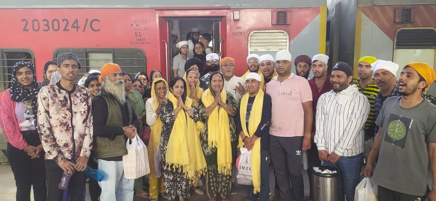 सिख तीर्थयात्रियों के स्वागत में जयकारों से गूंजा कैंट स्टेशन