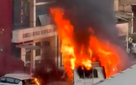 आगरा में चलती मिनी बस बनी आग का गोला, एक युवक घायल   