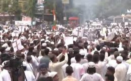 वक्फ बिल के विरोध में सड़कों पर उतरे मुस्लिम, सुप्रीम कोर्ट में याचिका