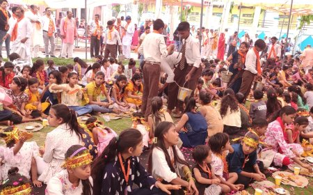 सेवा भारती ने चरण पखारकर किया 2600 कन्याओं का पूजन, दिया सामाजिक एकता का संदेश