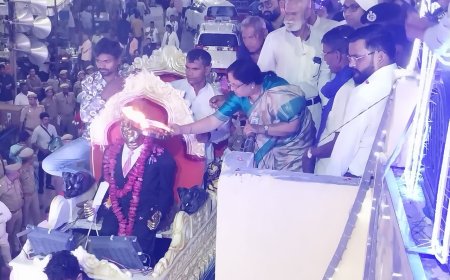 कैबिनेट मंत्री बेबीरानी ने डॉ. अंबेडकर के चित्र की आरती उतारकर शोभायात्रा का किया शुभारंभ