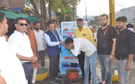 गर्मियों में बेजुबान पशुओं के लिए राहत – आगरा में जल सेवा केंद्र का शुभारंभ