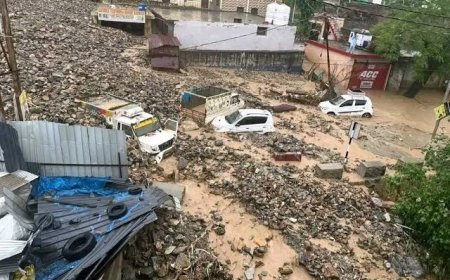 जम्मू-कश्मीर में ओले और भूस्खलन से भारी तबाही, 3 लोगों की मौत, रेस्क्यू जारी