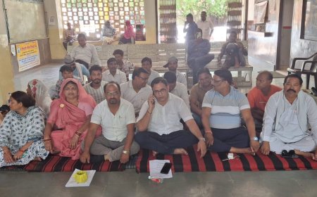 नगर निगम में बसपा पार्षदों के धरने पर समर्थक भी जुटे, मेयर के बयान से हैं उत्साहित