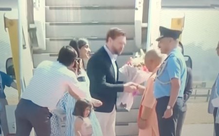 अमेरिकी उप राष्ट्रपति पहुंचे आगरा, एयरपोर्ट पर सीएम योगी ने की अगवानी