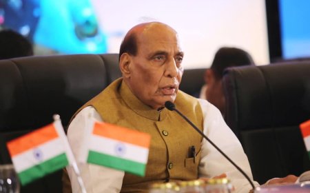 पहलगाम आतंकी हमले के बाद रक्षा मंत्री ने सीडीएस और तीनों सेना प्रमुखों संग की बैठक