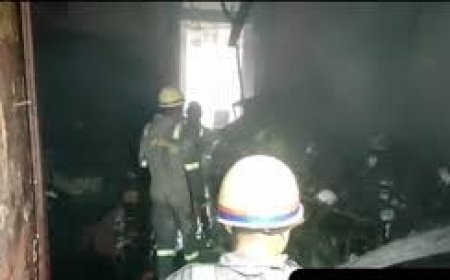 प्रयागराज के शिक्षा निदेशालय में भीषण आग, पांच हजार से अधिक फाइलें खाक