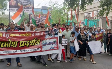 मंगलम एस्टेट समेत कई कॊलोनियों के लोगों ने निकाली जनाक्रोश रैली