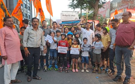 आतंकवाद के खिलाफ आगरा में बच्चों से लेकर महिलाओं तक ने जताया आक्रोश