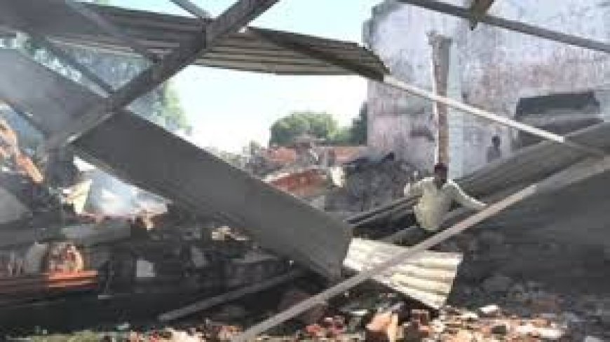 गुजरात के बनासकांठा में पटाखा फैक्ट्री में आग, 17 लोग मरे