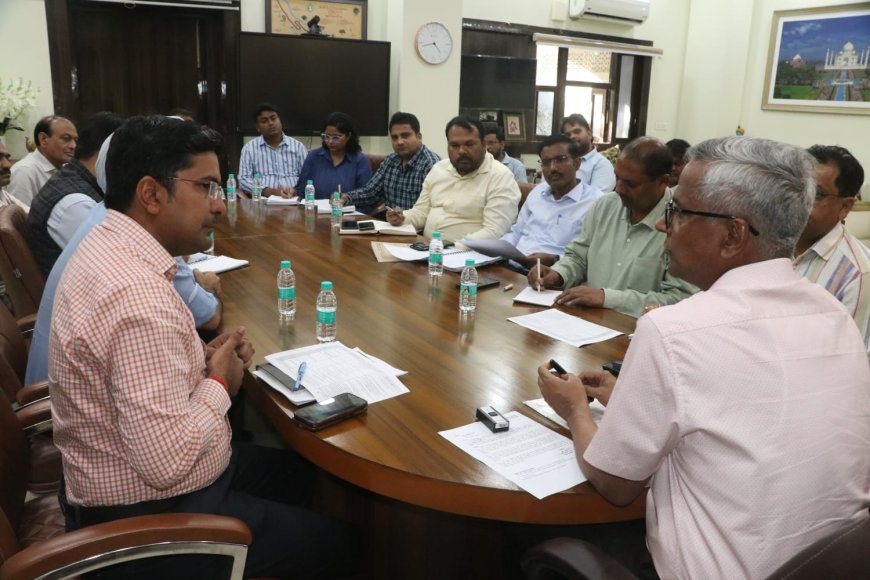 मंडलायुक्त ने मेट्रो रूट पर यात्री सुविधाओं को दुरुस्त करने के दिए निर्देश