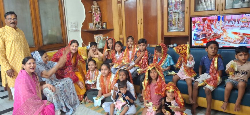 अष्टमी पर घर-घर पूजी गईं कन्याएं