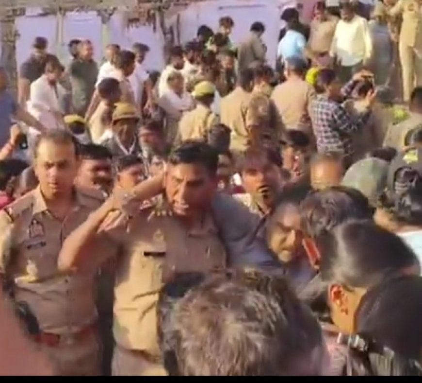 आवास विकास सेक्टर चार में निर्माणाधीन मकान गिरा, मलवे में नौ लोगों को बाहर निकाला, एक की हालत गंभीर