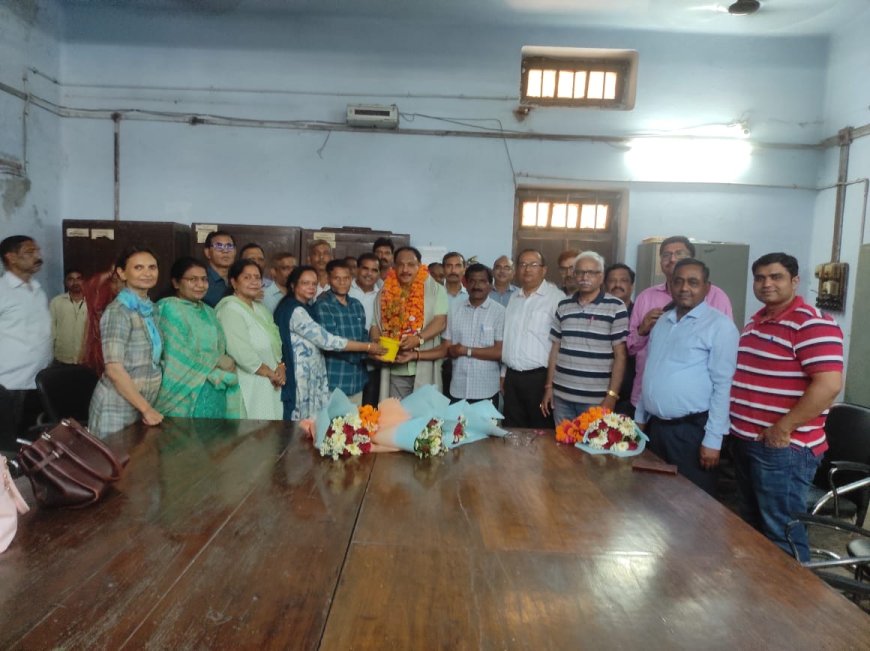 आगरा कॊलेज प्रिंसिपल ने कॊलेज के विकास में सभी शिक्षकों का सहयोग मांगा