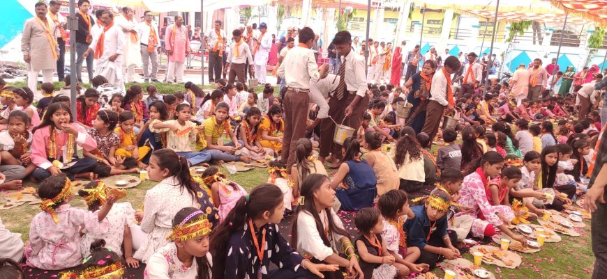 सेवा भारती ने चरण पखारकर किया 2600 कन्याओं का पूजन, दिया सामाजिक एकता का संदेश