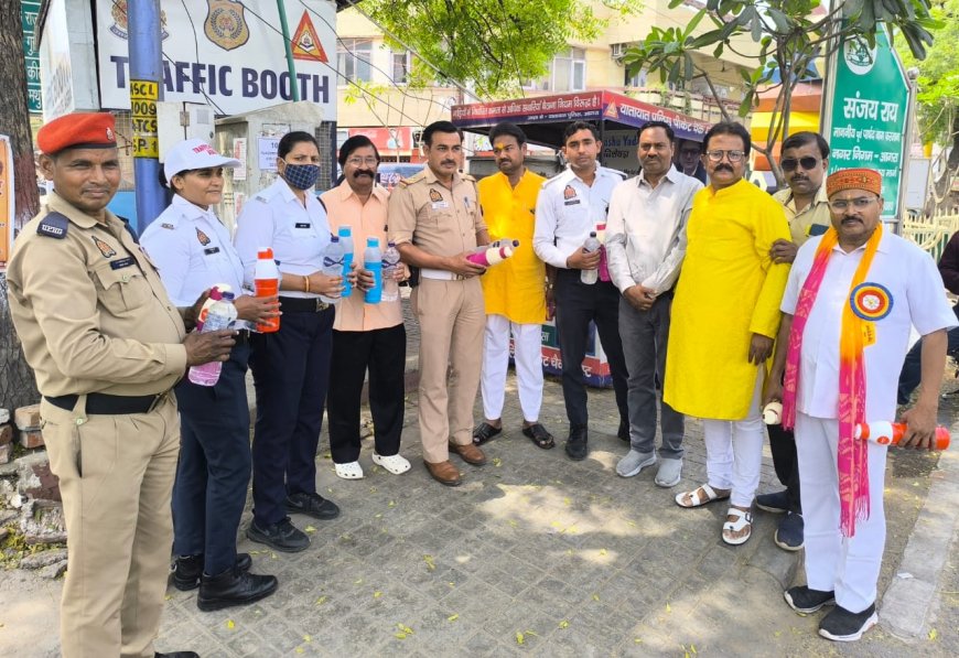 महावीर जयंती पर लीडर्स आगरा और हिंदुस्तान बिरादरी ने किया परोपकार