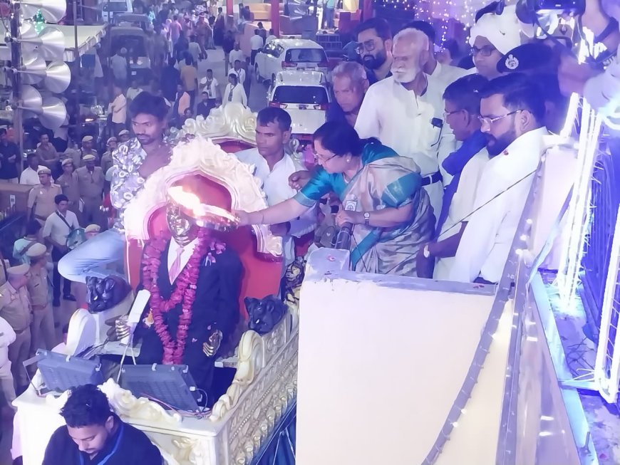 कैबिनेट मंत्री बेबीरानी ने डॉ. अंबेडकर के चित्र की आरती उतारकर शोभायात्रा का किया शुभारंभ