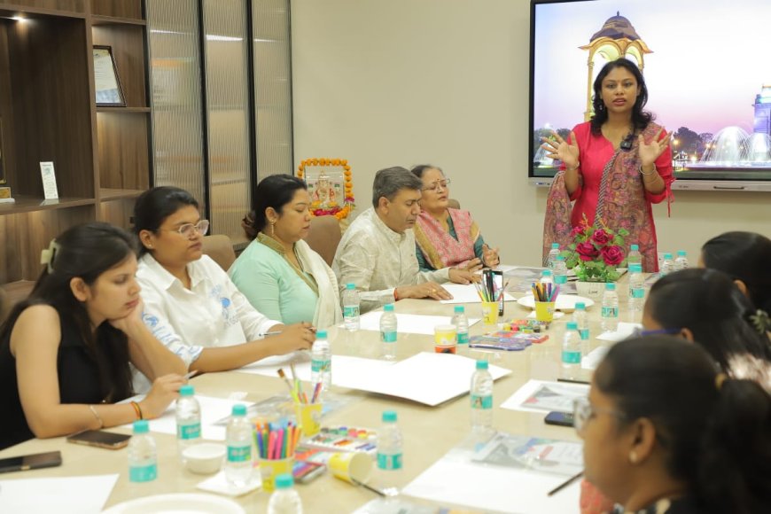 आगरा में अभिव्यंजक कला चिकित्सा कार्यशाला, तूलिका के रंगों से सजा मन