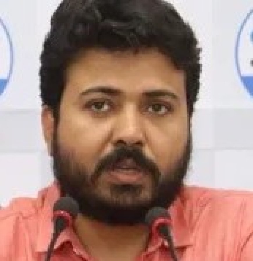 आप नेता दुर्गेश पाठक के ठिकानों पर ईडी का छापा, सियासी हलचल तेज