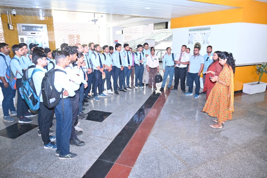 हिंदुस्तान कॉलेज के छात्रों ने आगरा मेट्रो में प्रयोग की गई नवीनतम तकनीक को जाना