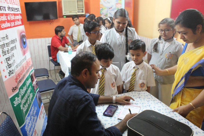 रोटरी क्लब ऑफ आगरा के नेत्र जांच शिविर में 350 बच्चों का किया नेत्र परीक्षण