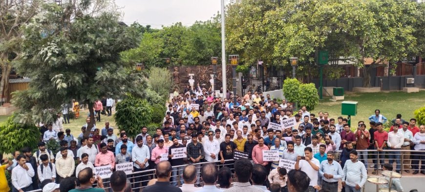 पहलगाम आतंकी हमले का विरोधः संजय प्लेस में दो घंटे नहीं उठे शटर, विरोध मार्च