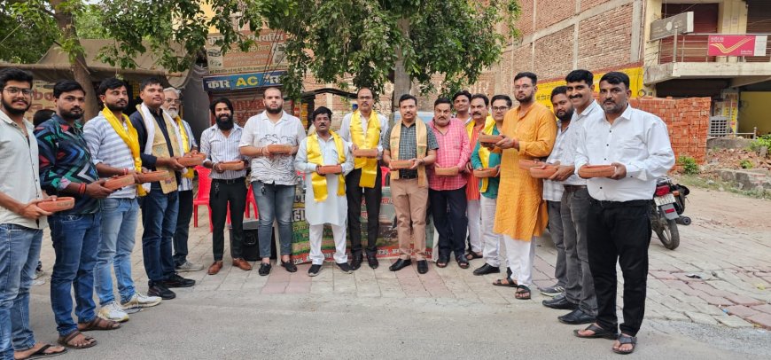 मानवता की राह पर जल सेवा: बांके बिहारी सोसाइटी और भारत विकास परिषद ने प्यासों को बांटा अमृत