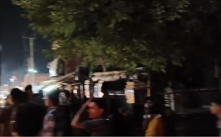 वक़्फ़ बिल के विरोध में आगरा के मुसलमानों ने 15 मिनट तक घरों की बिजली रखी बंद